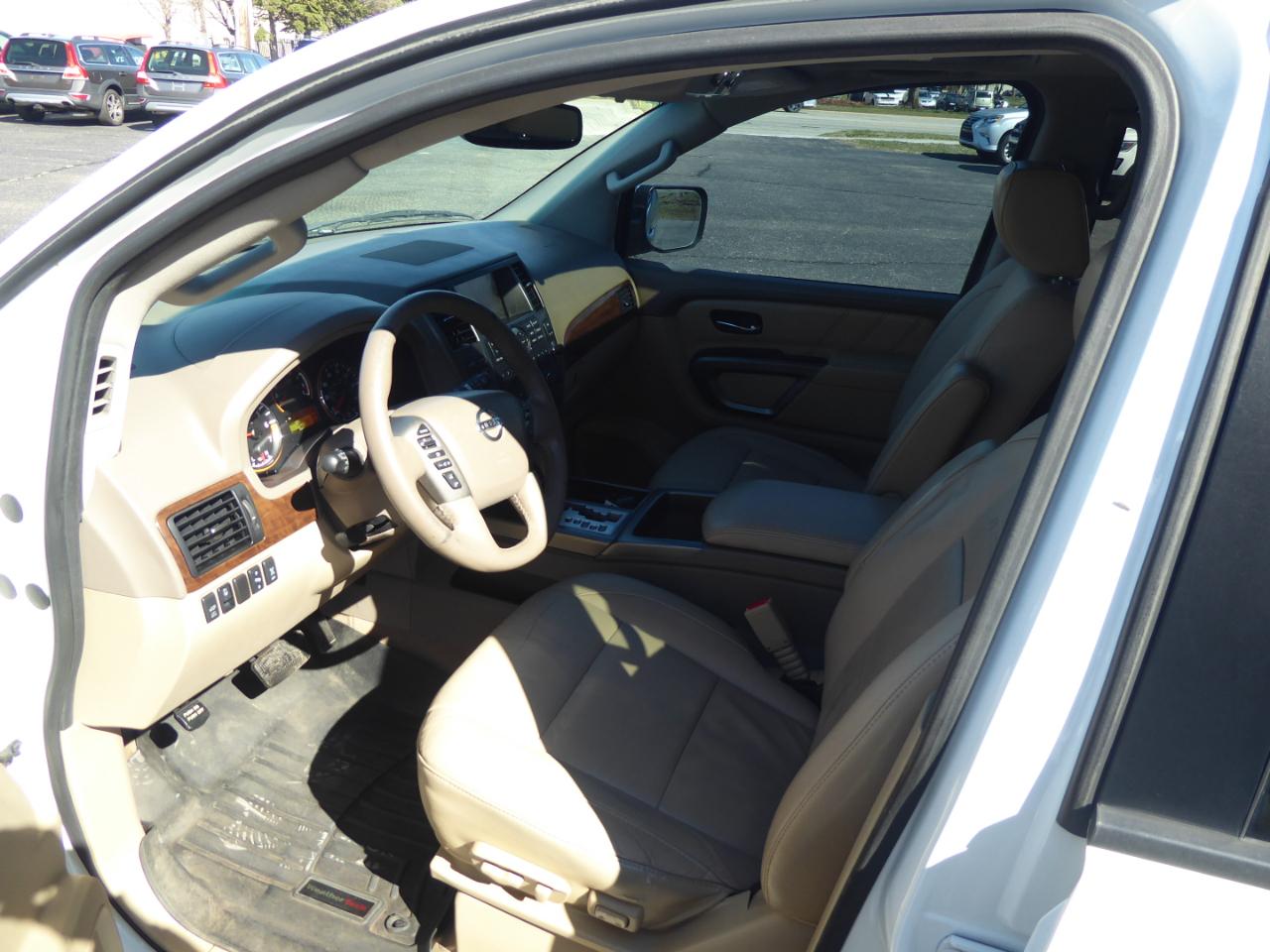 Nissan Armada Platinum 4WD 2015