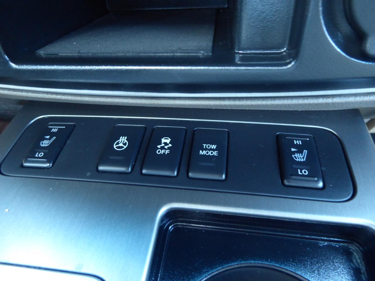 Nissan Armada Platinum 4WD 2015