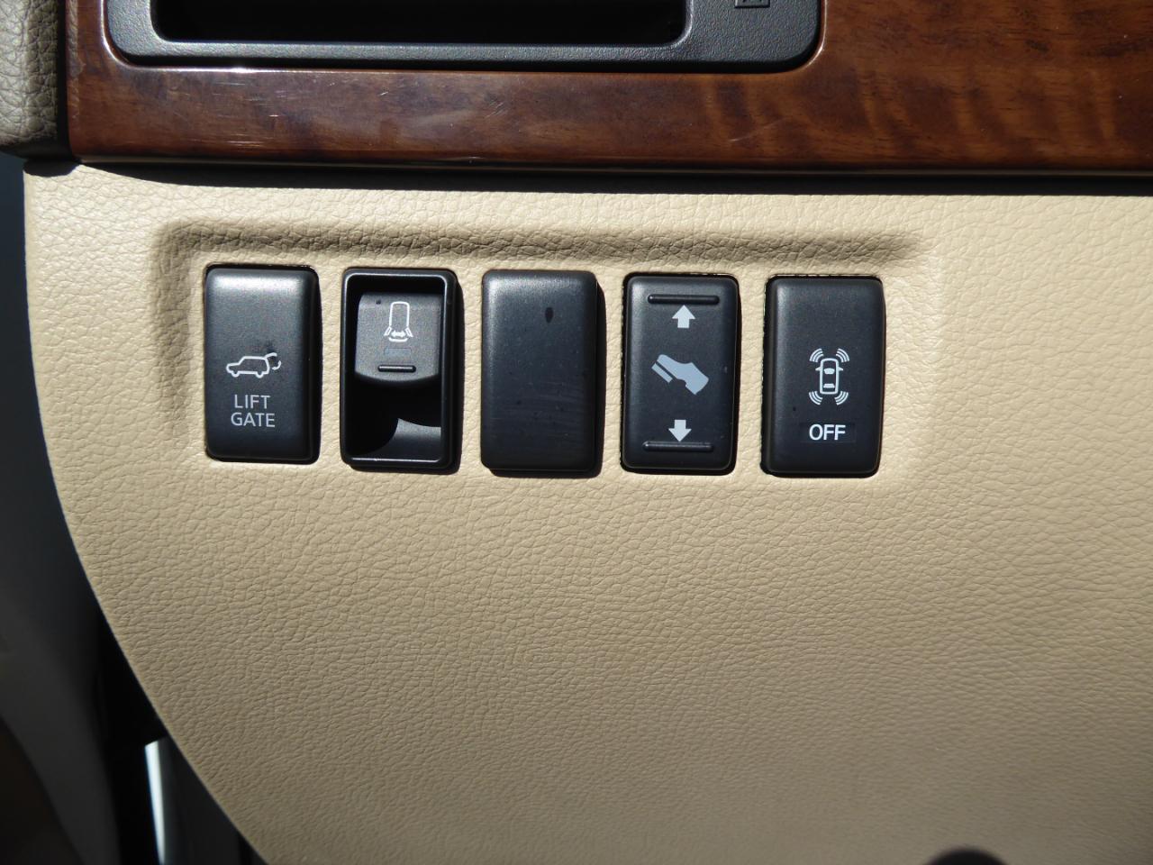 Nissan Armada Platinum 4WD 2015