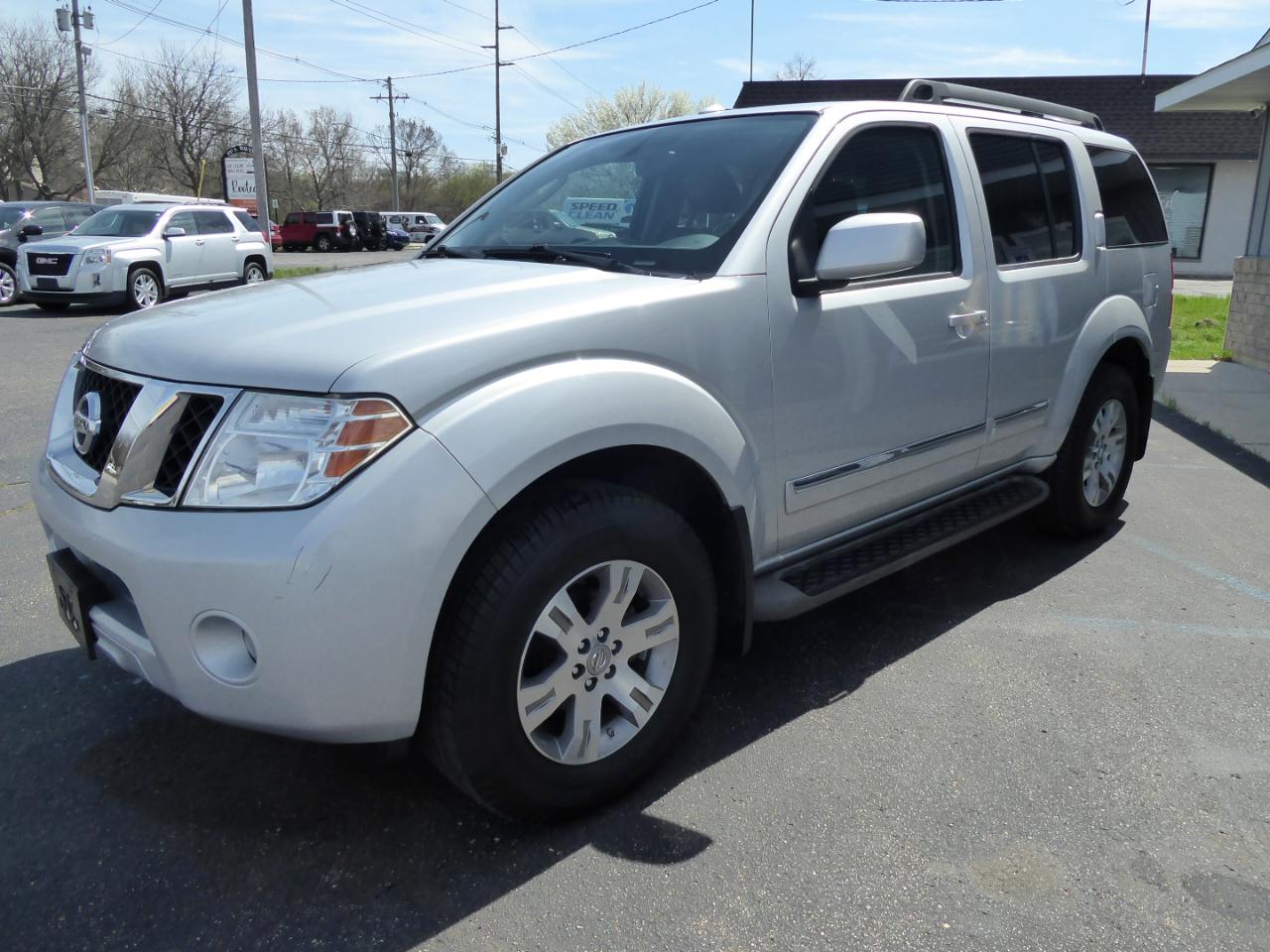 Nissan Pathfinder Silver Edition 4WD 2012