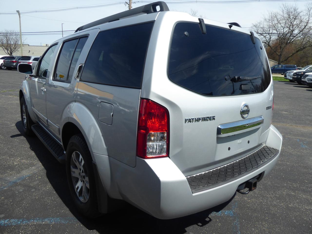 Nissan Pathfinder Silver Edition 4WD 2012