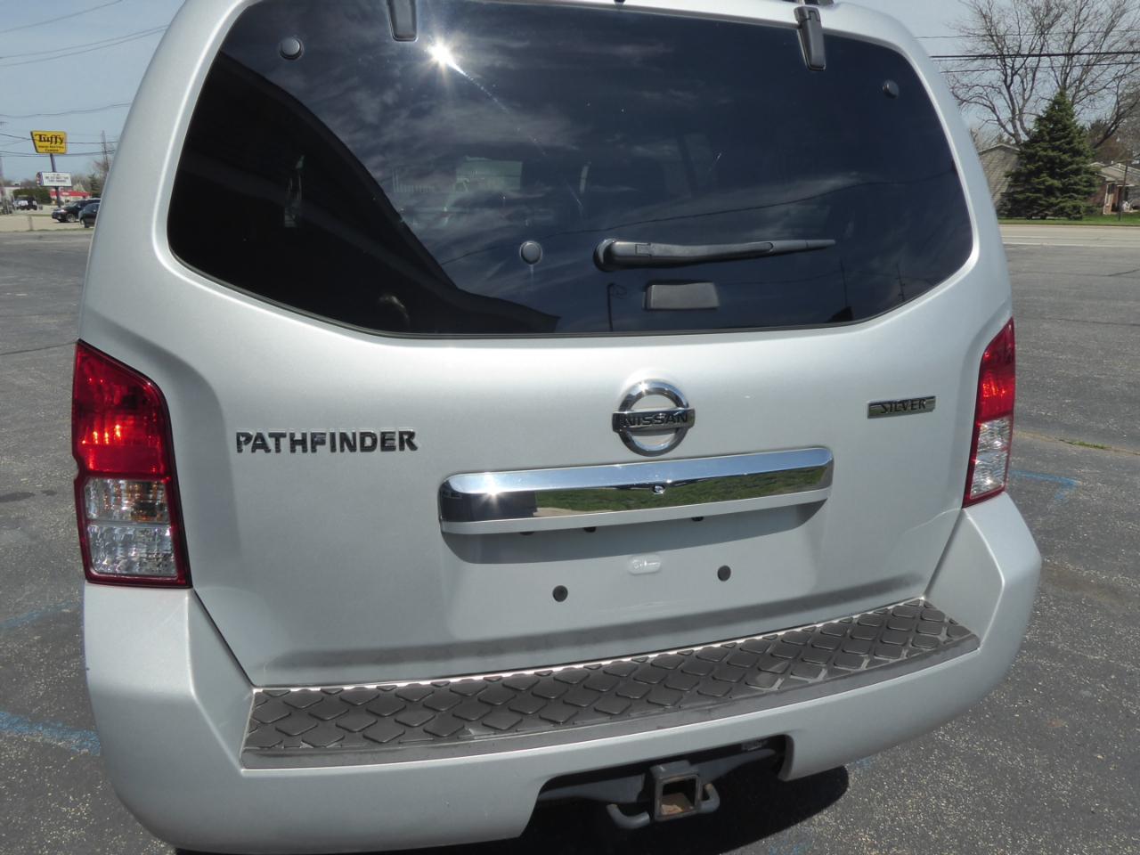 Nissan Pathfinder Silver Edition 4WD 2012