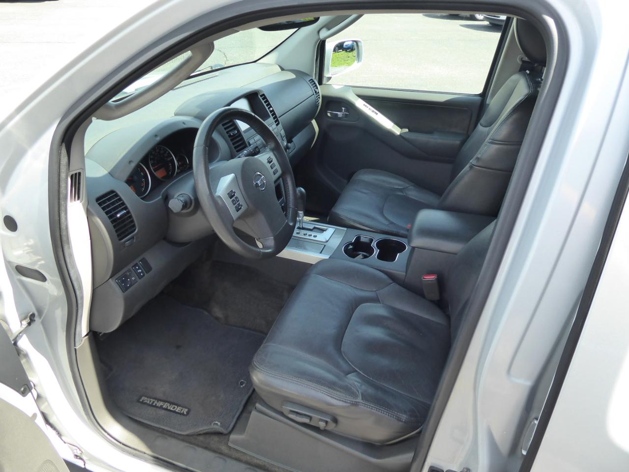 Nissan Pathfinder Silver Edition 4WD 2012