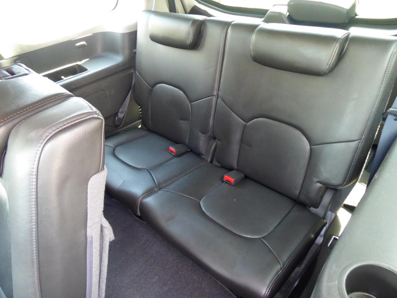 Nissan Pathfinder Silver Edition 4WD 2012