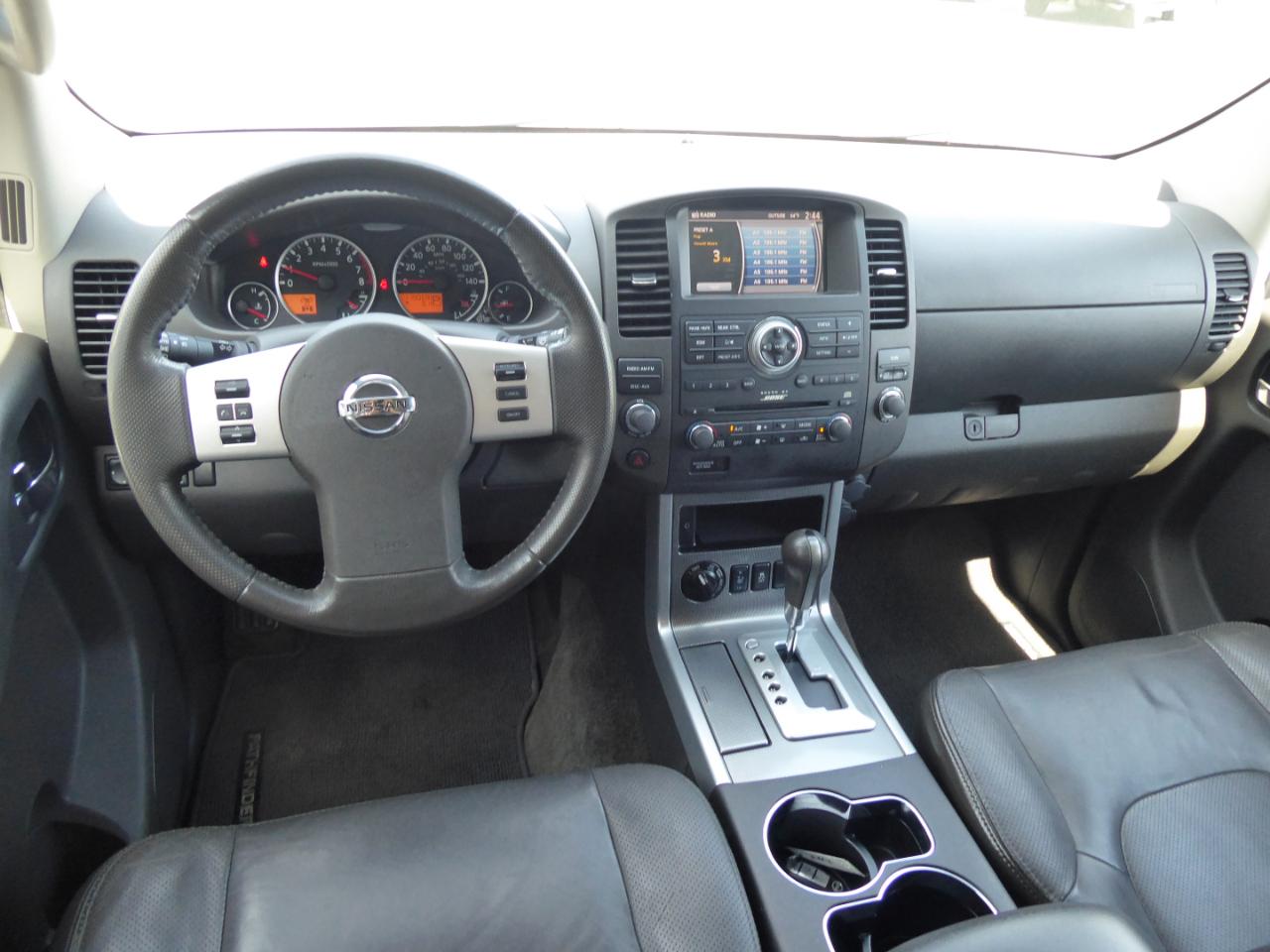 Nissan Pathfinder Silver Edition 4WD 2012