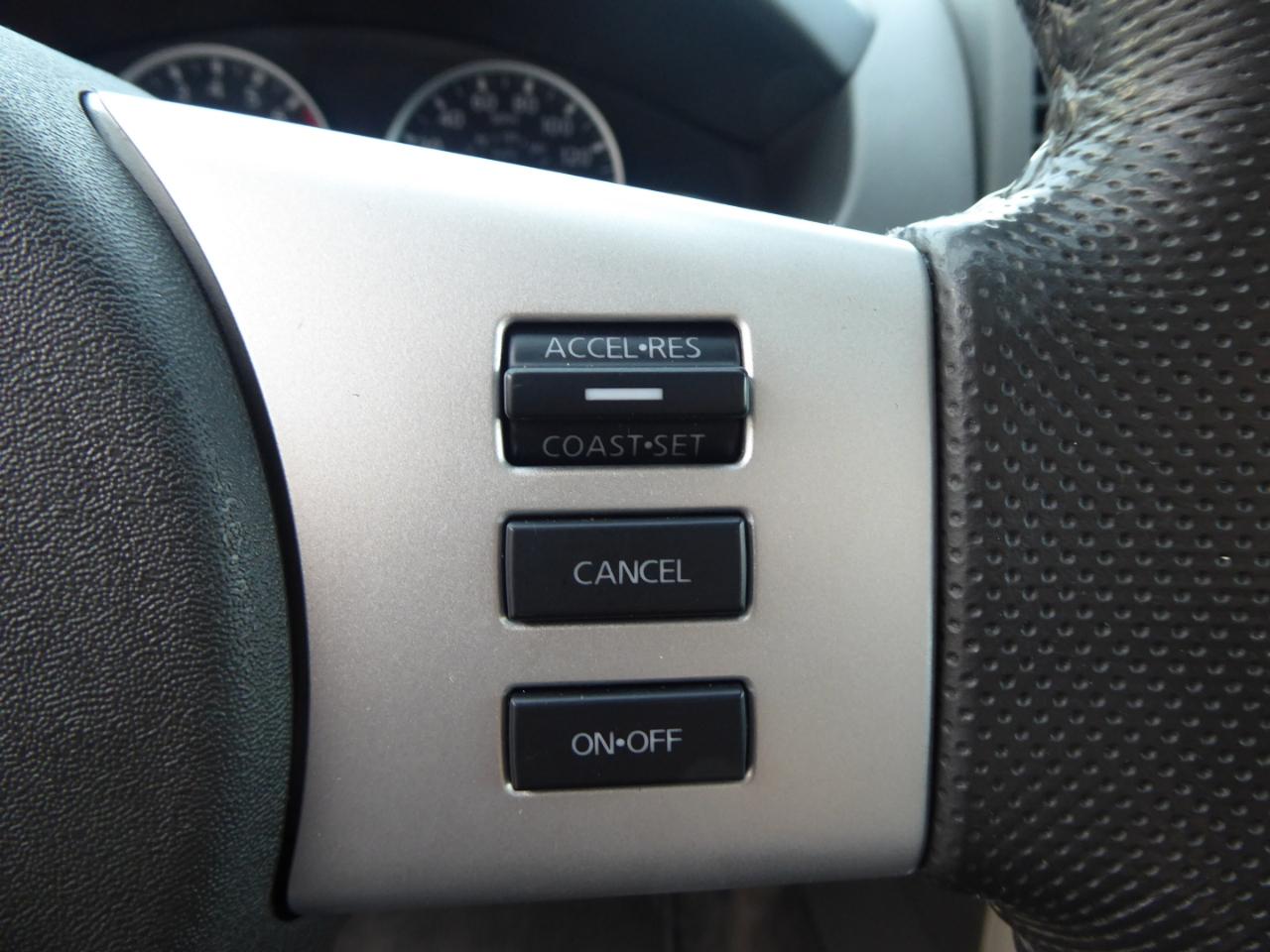 Nissan Pathfinder Silver Edition 4WD 2012