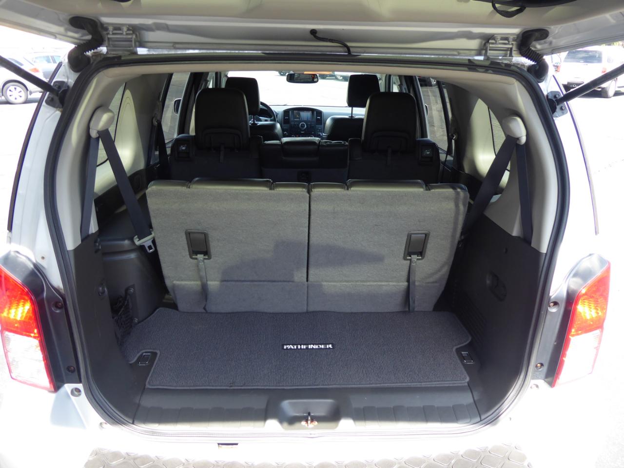 Nissan Pathfinder Silver Edition 4WD 2012