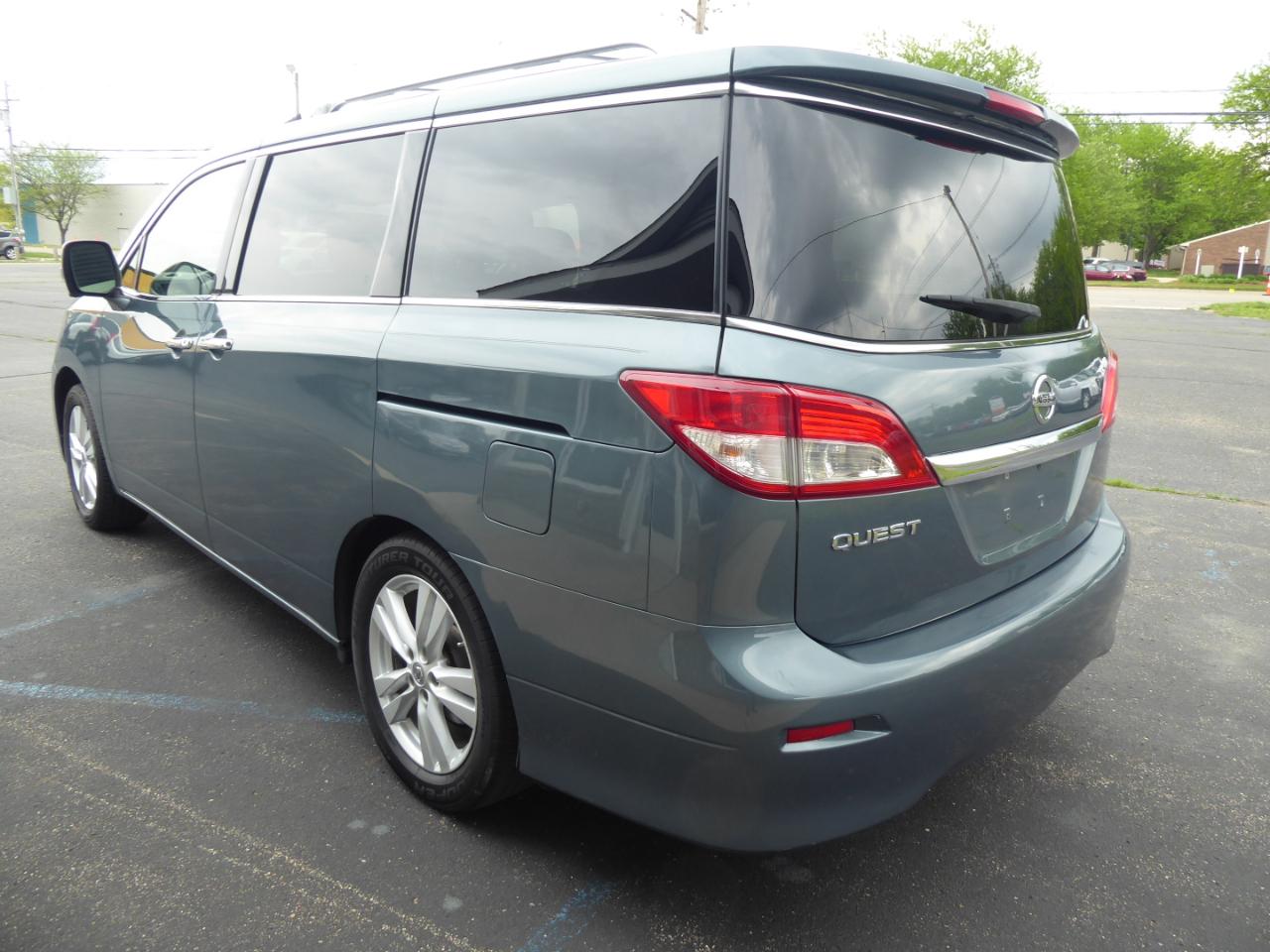 Nissan Quest 3.5 LE 2013