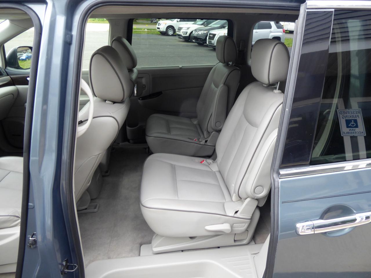 Nissan Quest 3.5 LE 2013