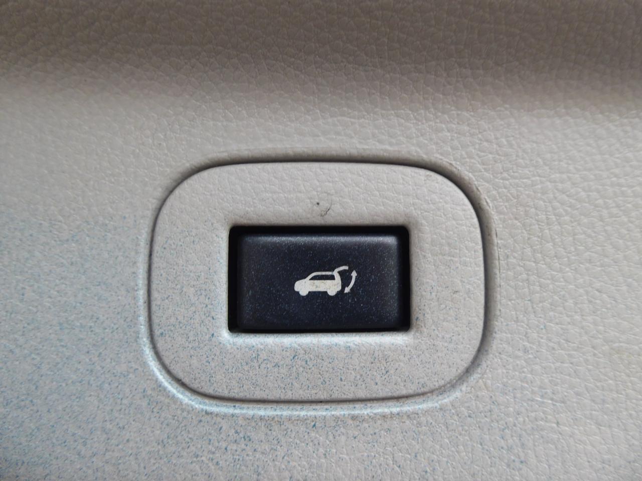 Nissan Quest 3.5 LE 2013