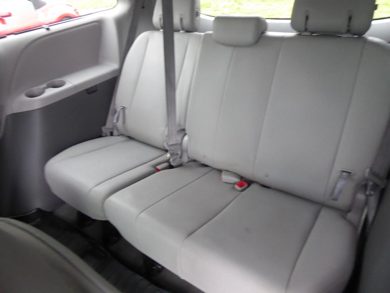 Toyota Sienna XLE 7-Passenger AWD 2017
