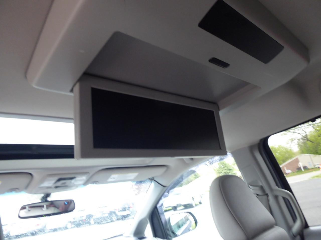 Toyota Sienna XLE 7-Passenger AWD 2017