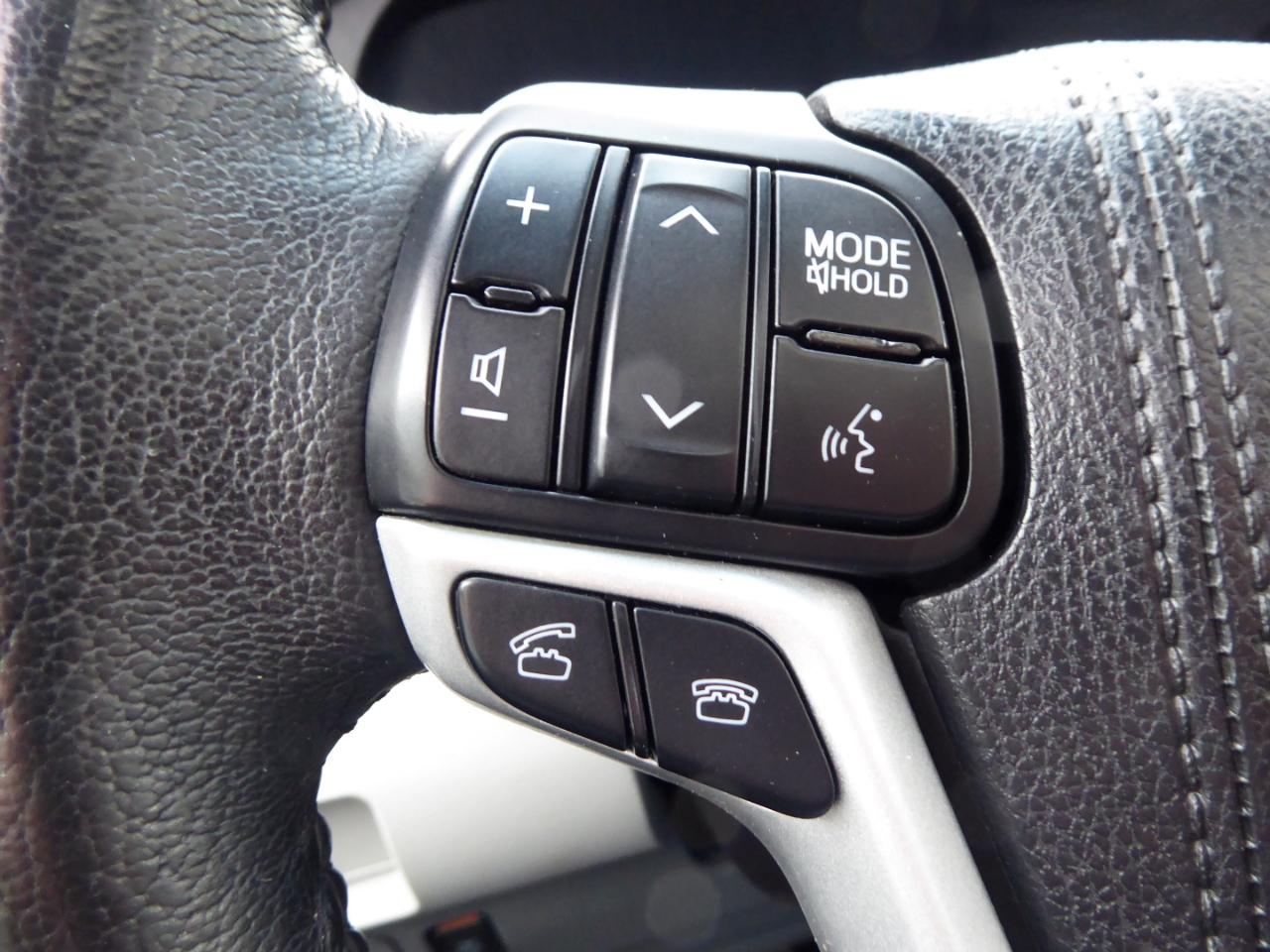 Toyota Sienna XLE 7-Passenger AWD 2017