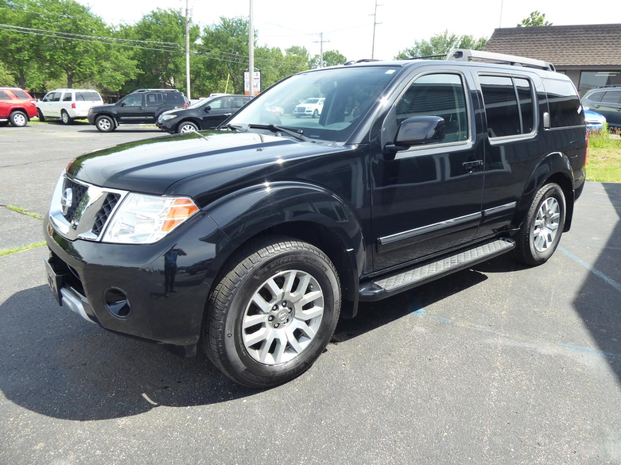 Nissan Pathfinder LE 4WD 2012