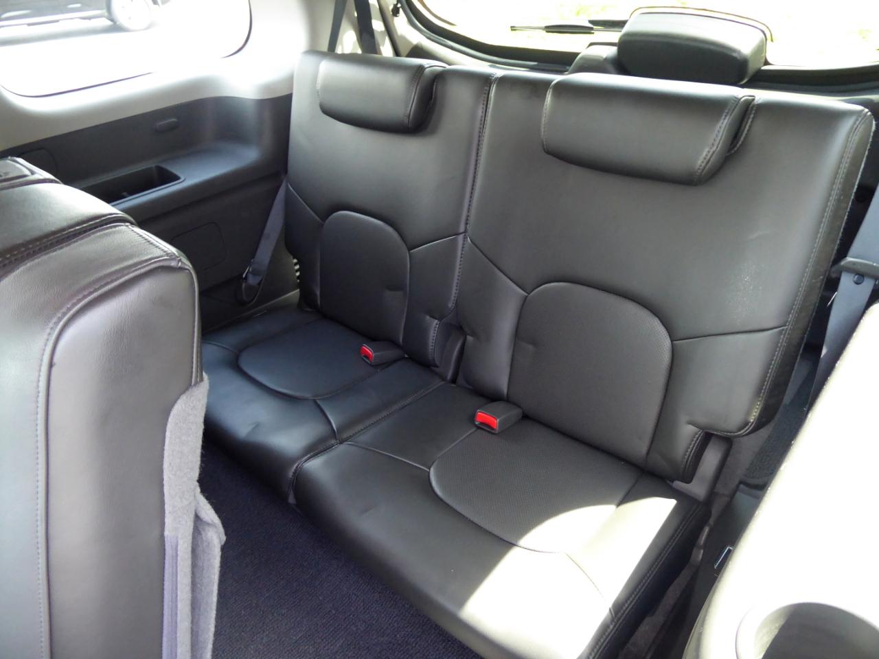 Nissan Pathfinder LE 4WD 2012
