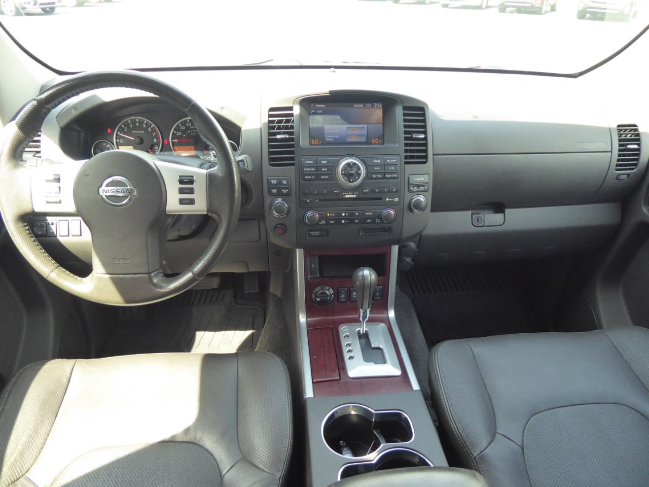Nissan Pathfinder LE 4WD 2012