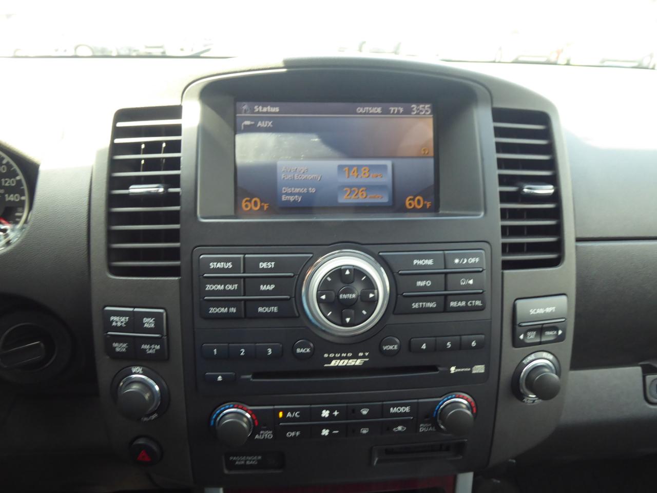 Nissan Pathfinder LE 4WD 2012