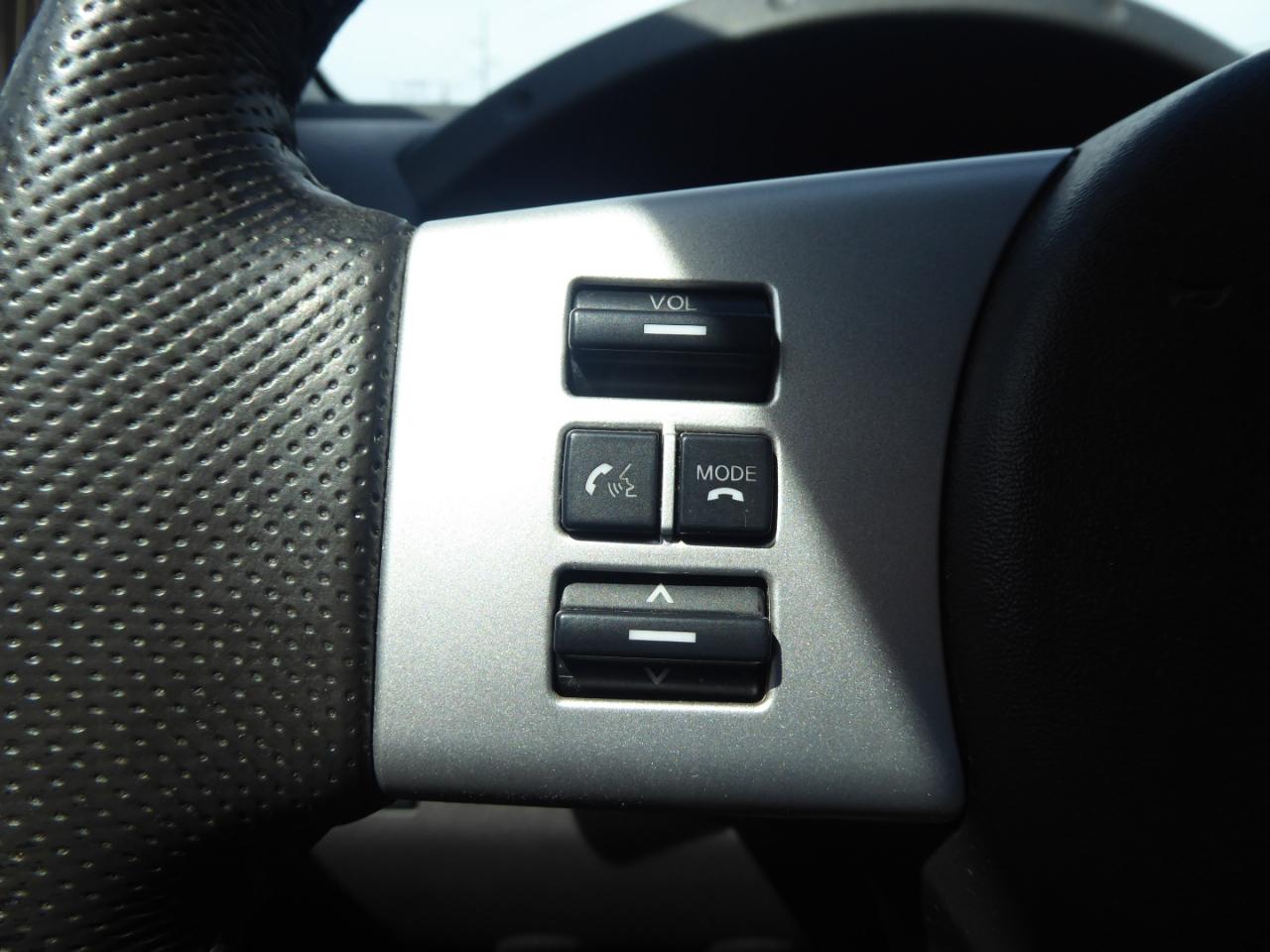 Nissan Pathfinder LE 4WD 2012