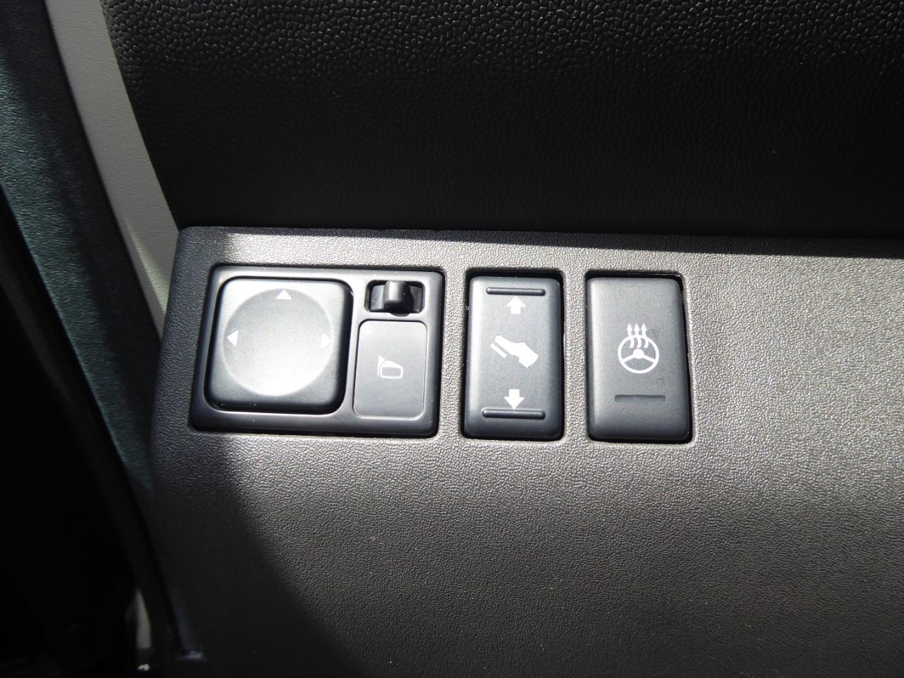 Nissan Pathfinder LE 4WD 2012