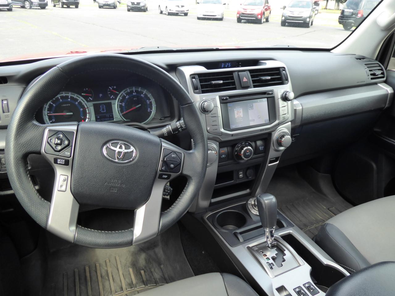 Toyota 4Runner SR5 4WD 2015