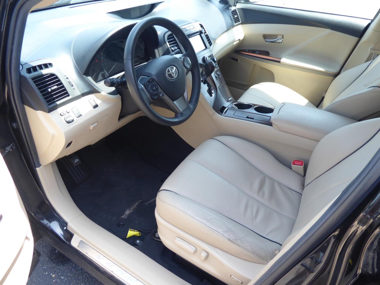 Toyota Venza XLE V6 AWD 2014