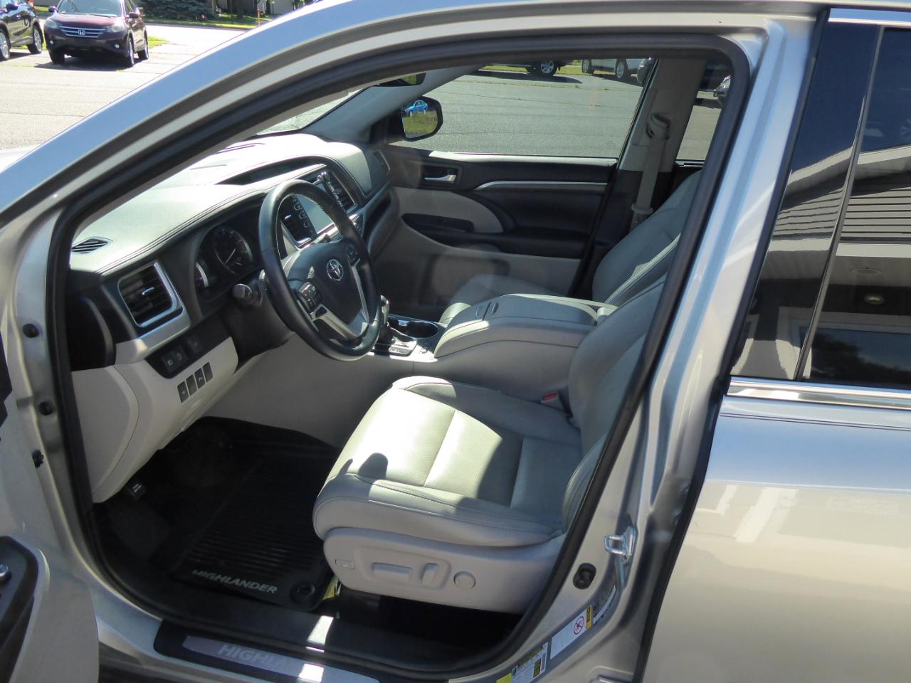 Toyota Highlander Limited AWD V6 2017