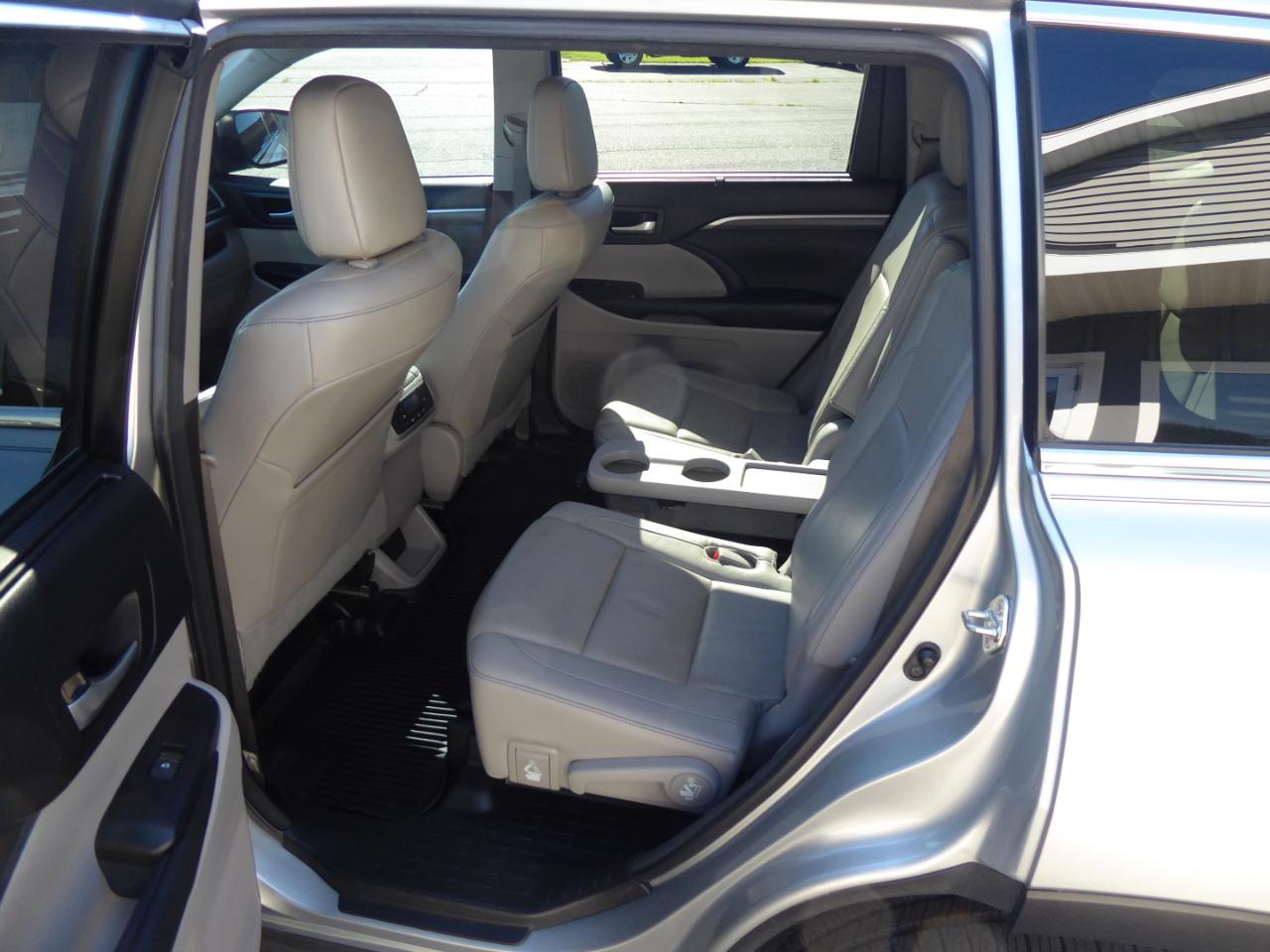 Toyota Highlander Limited AWD V6 2017