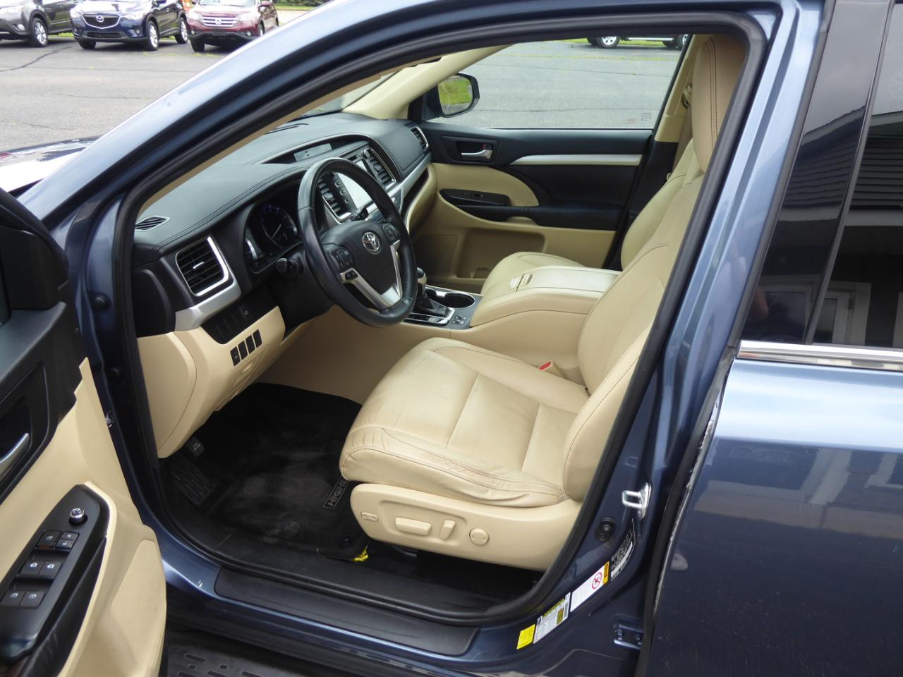 Toyota Highlander XLE AWD V6 2016