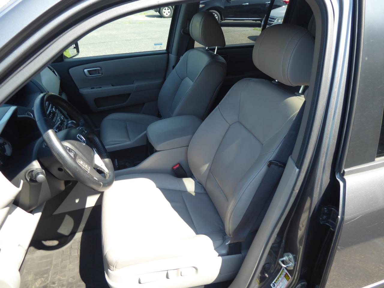 Honda Pilot EX-L 4WD 5-Spd AT 2012