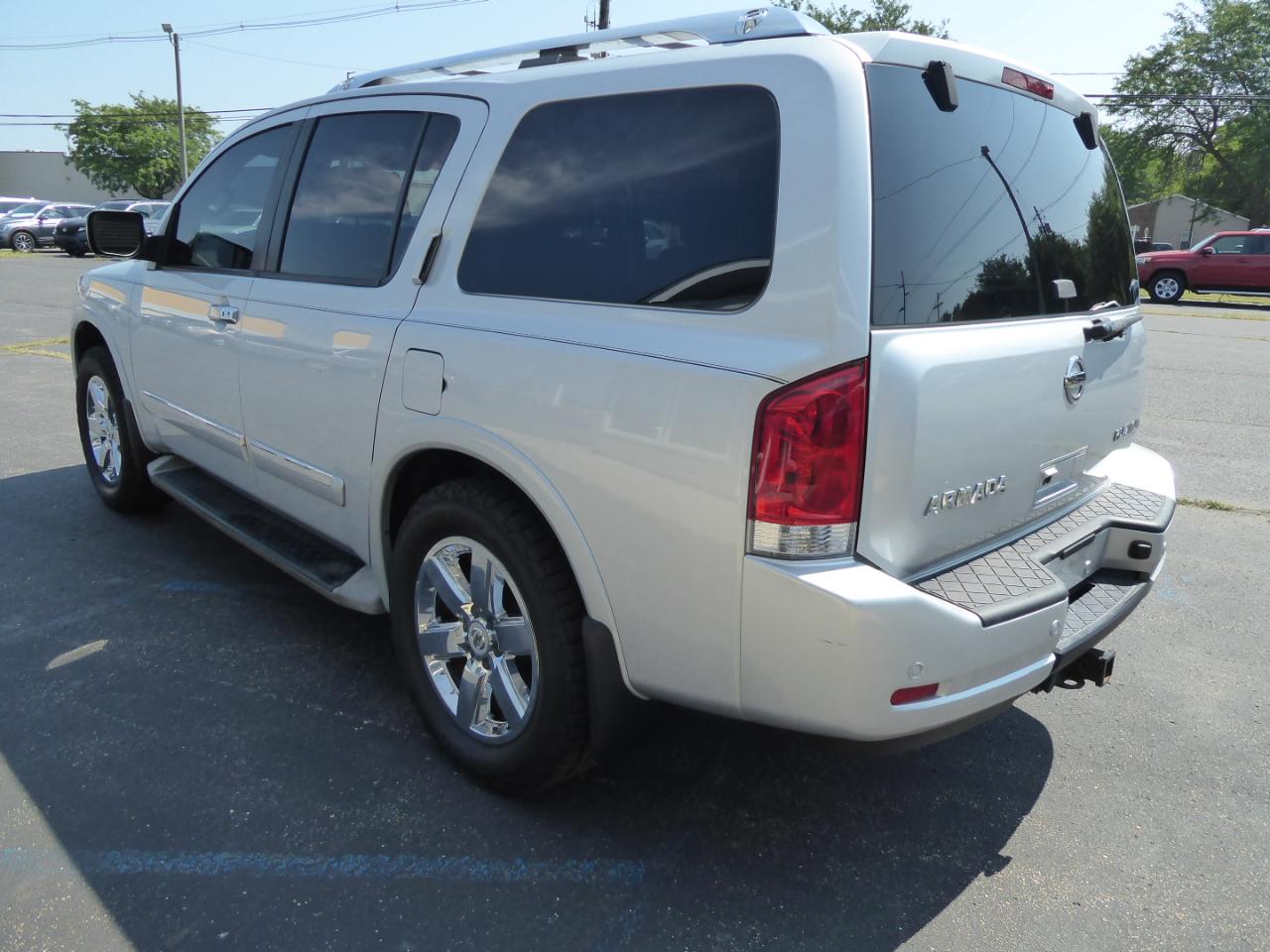 Nissan Armada Platinum 4WD 2014