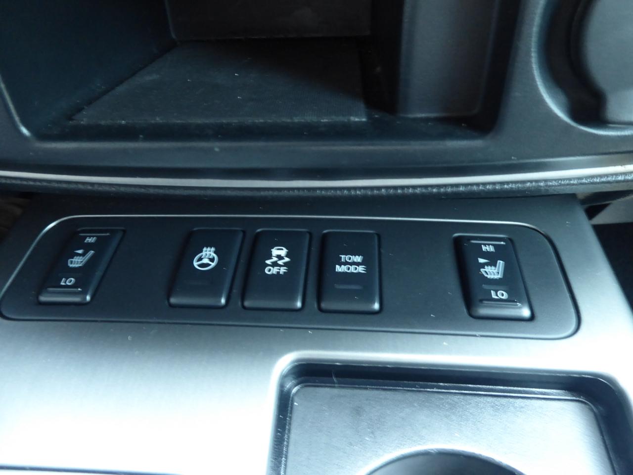 Nissan Armada Platinum 4WD 2014
