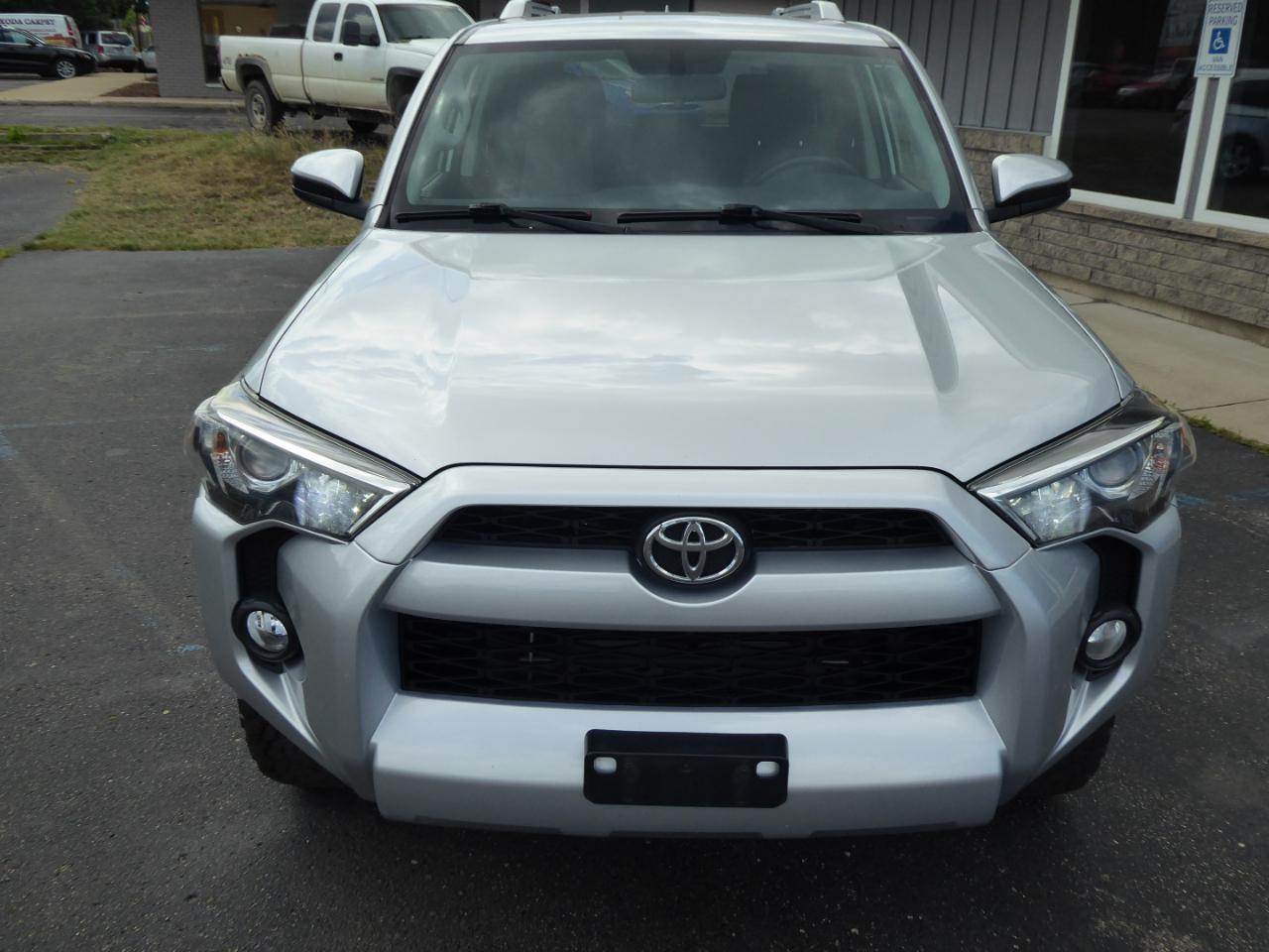 Toyota 4Runner SR5 4WD 2016