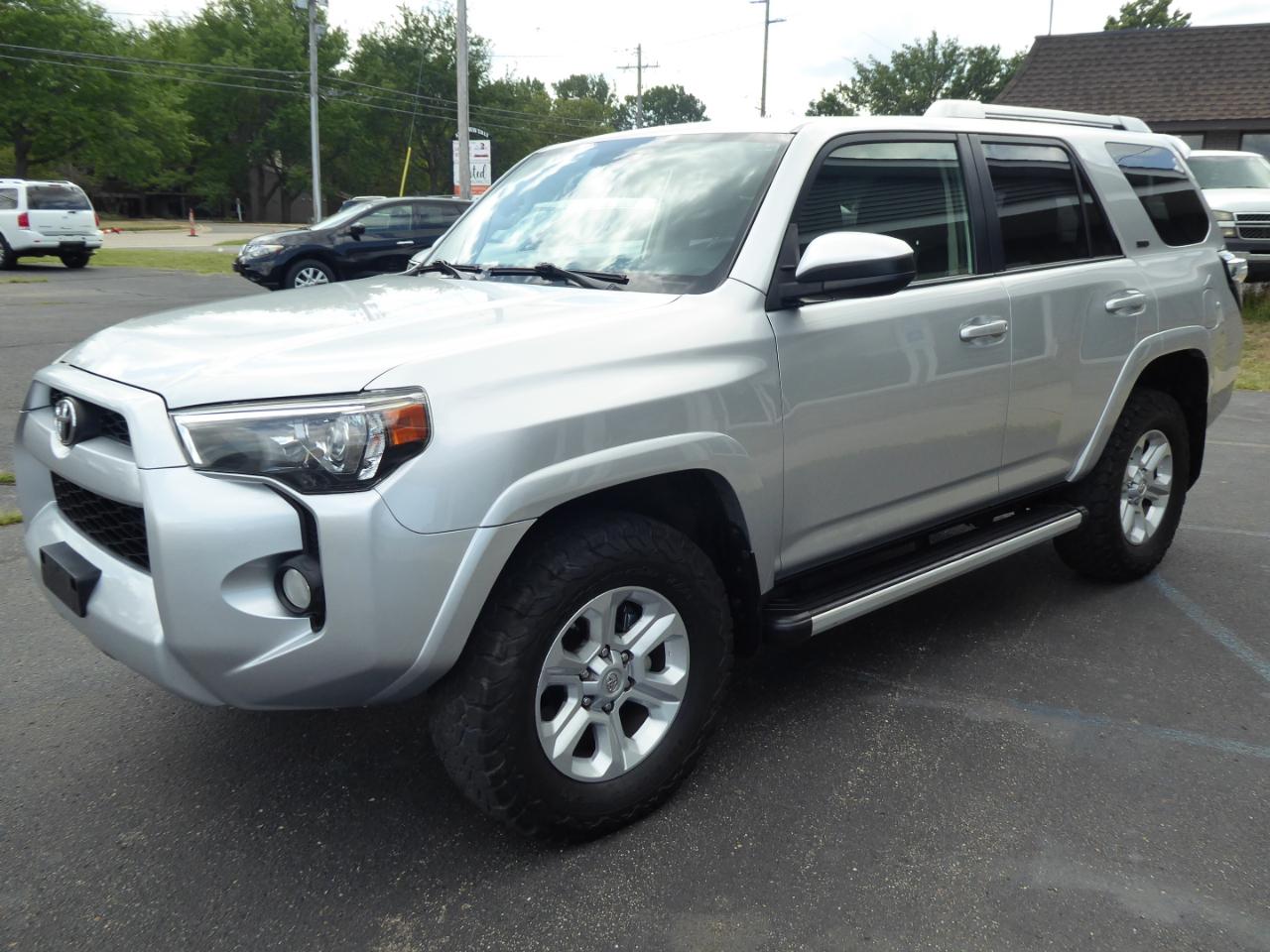 Toyota 4Runner SR5 4WD 2016
