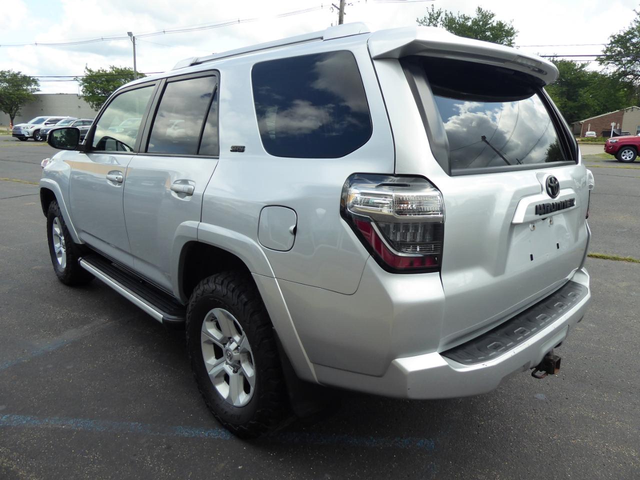 Toyota 4Runner SR5 4WD 2016