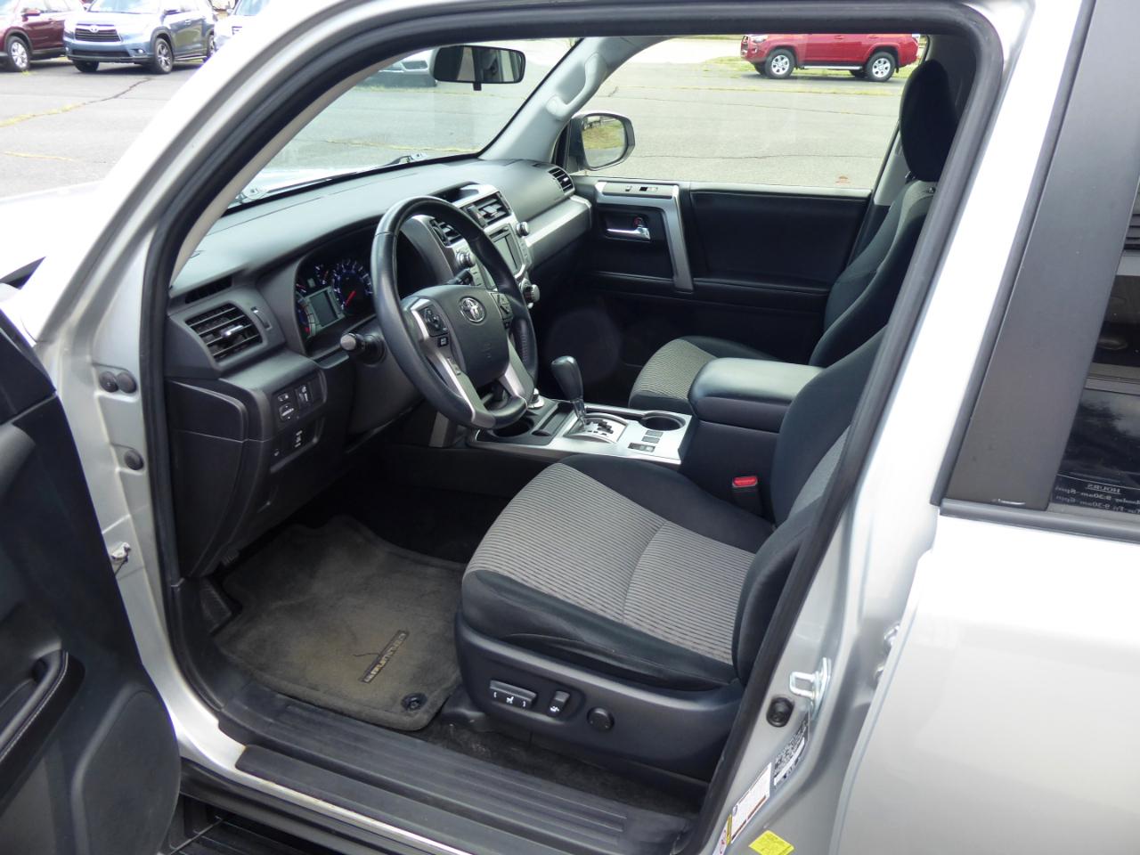Toyota 4Runner SR5 4WD 2016