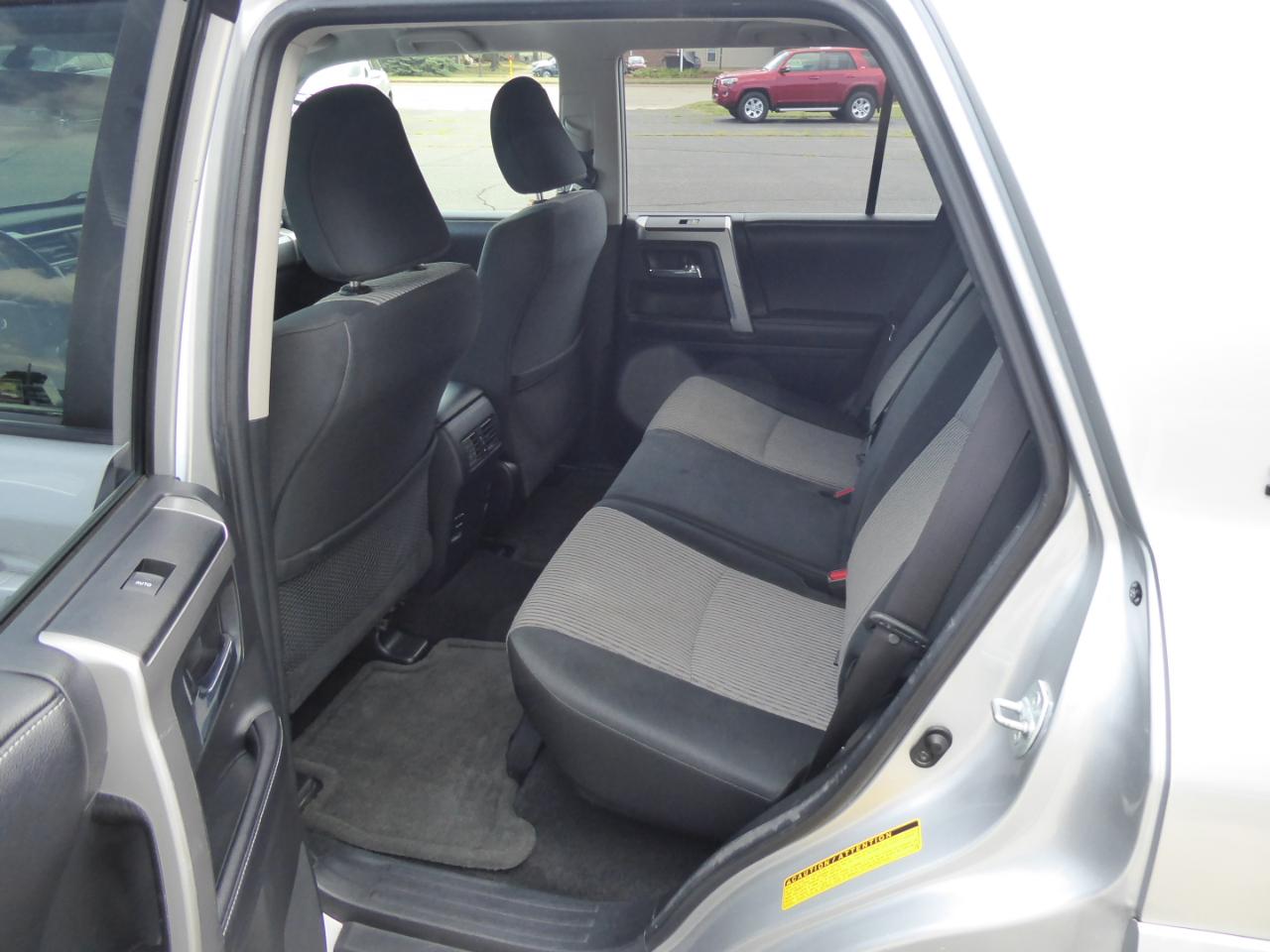 Toyota 4Runner SR5 4WD 2016