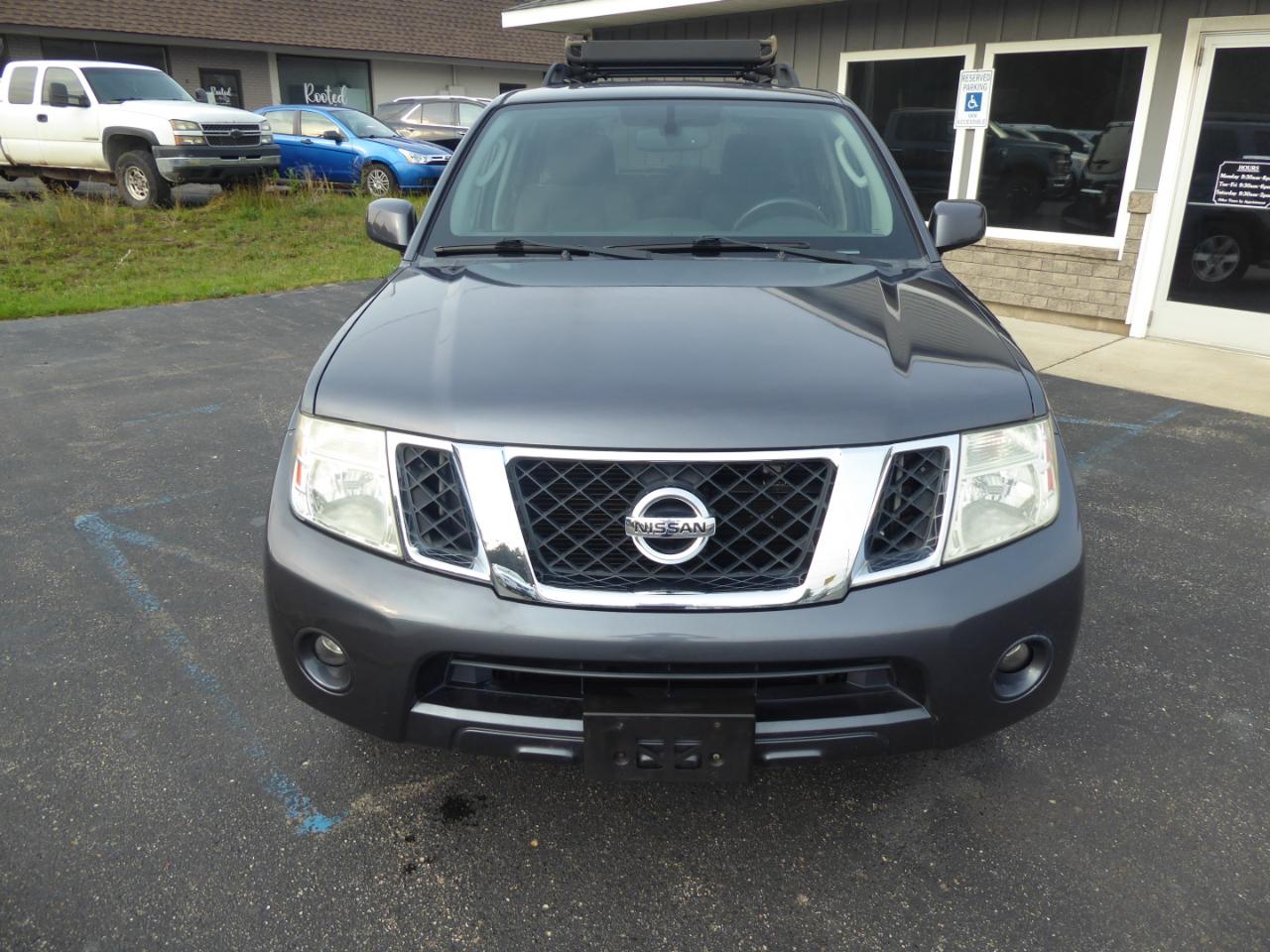 Nissan Pathfinder SV 4WD 2012