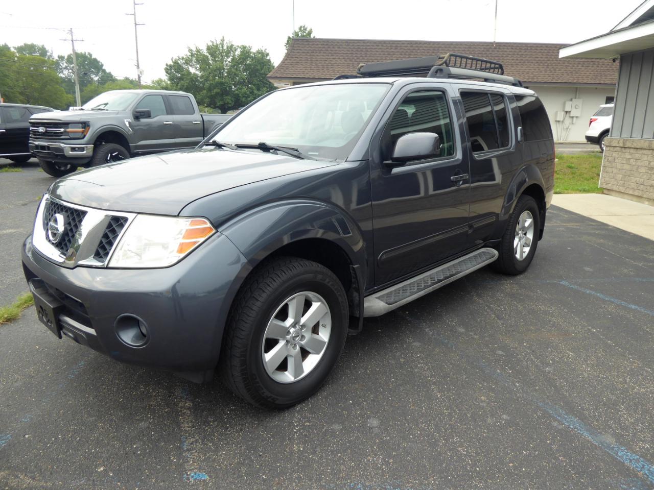 Nissan Pathfinder SV 4WD 2012