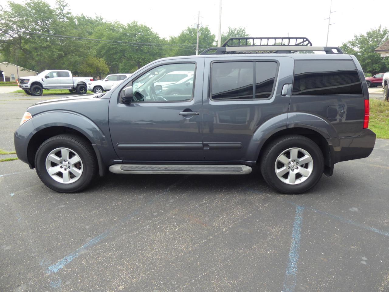 Nissan Pathfinder SV 4WD 2012