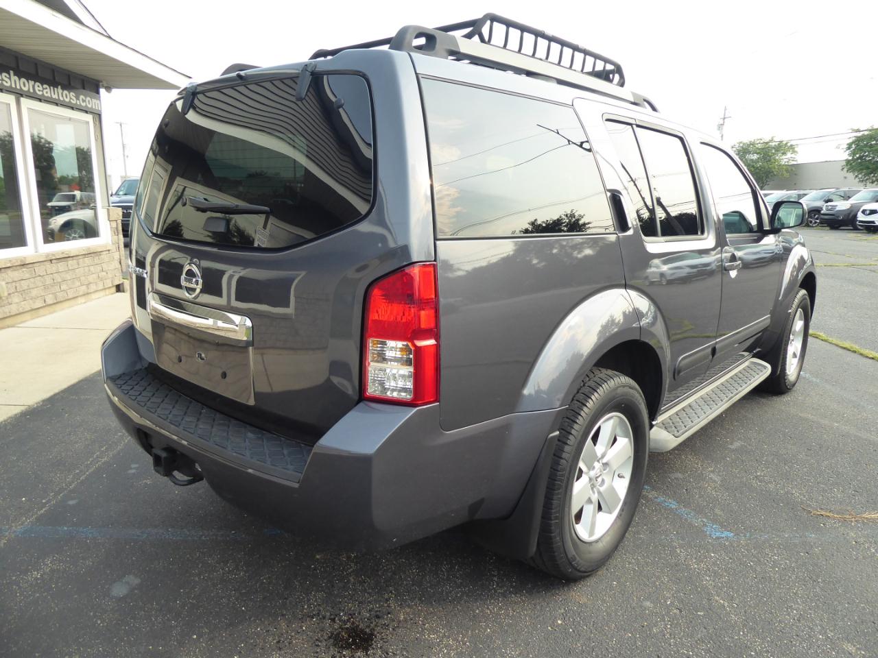 Nissan Pathfinder SV 4WD 2012