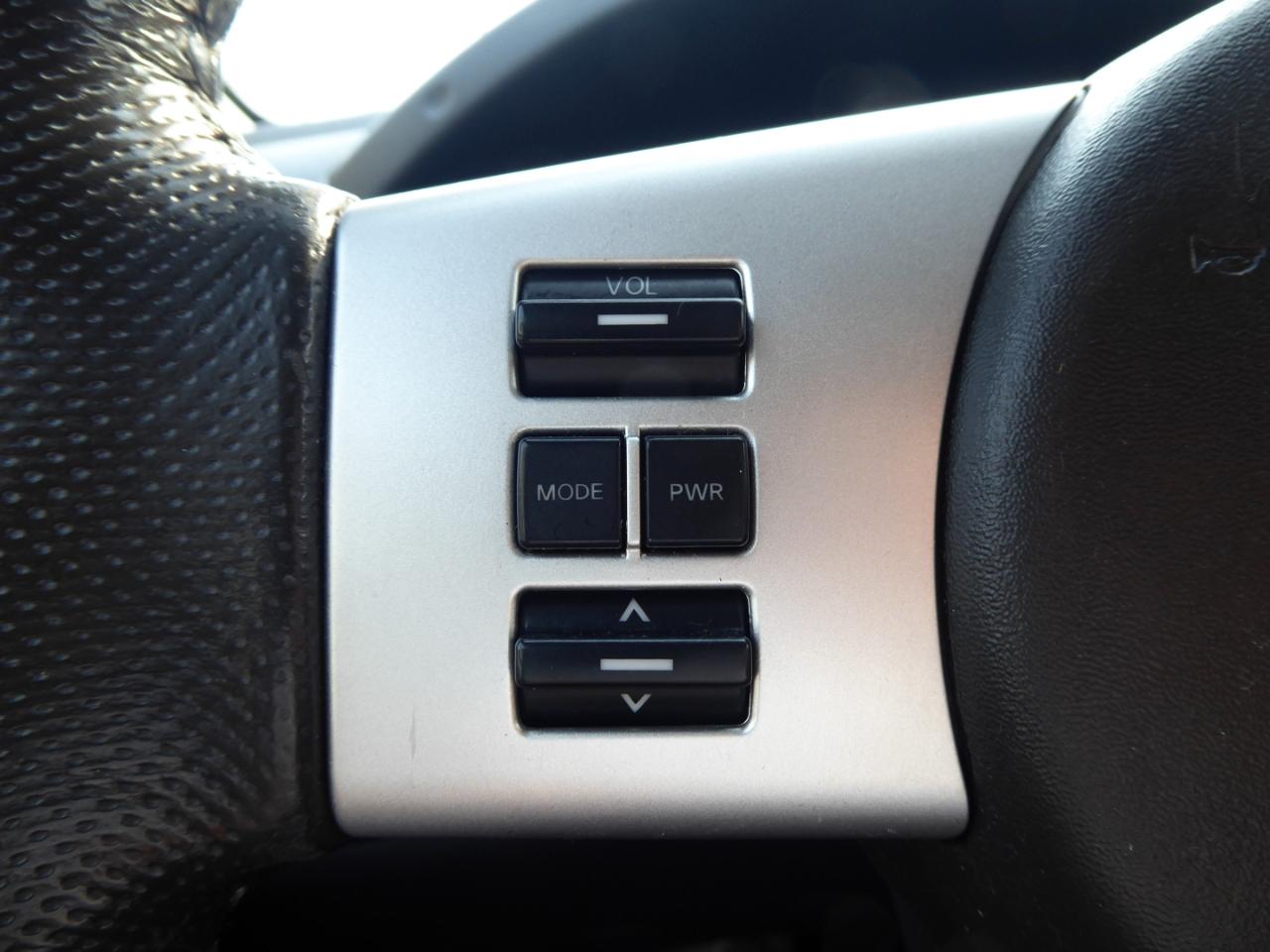 Nissan Pathfinder SV 4WD 2012