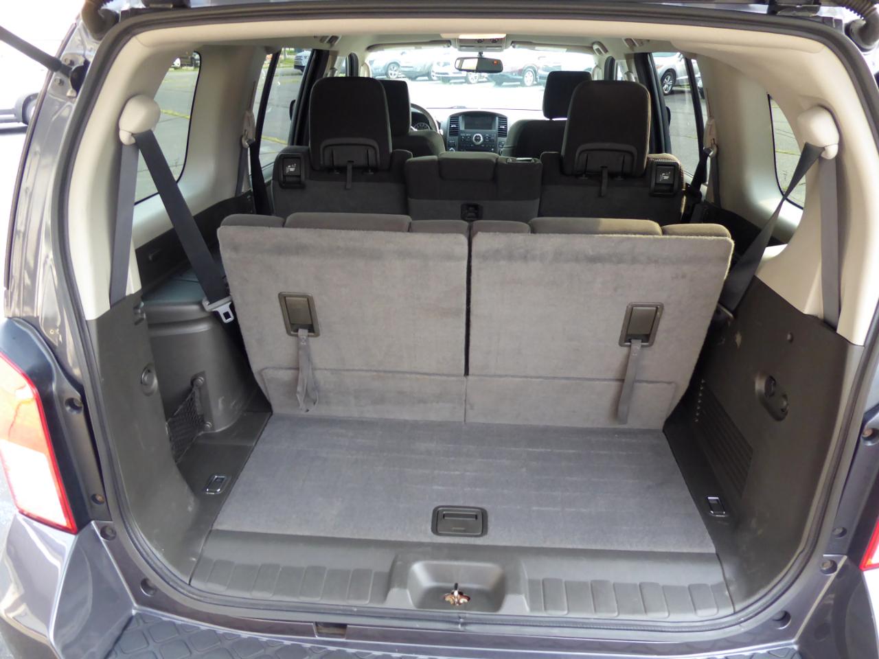 Nissan Pathfinder SV 4WD 2012