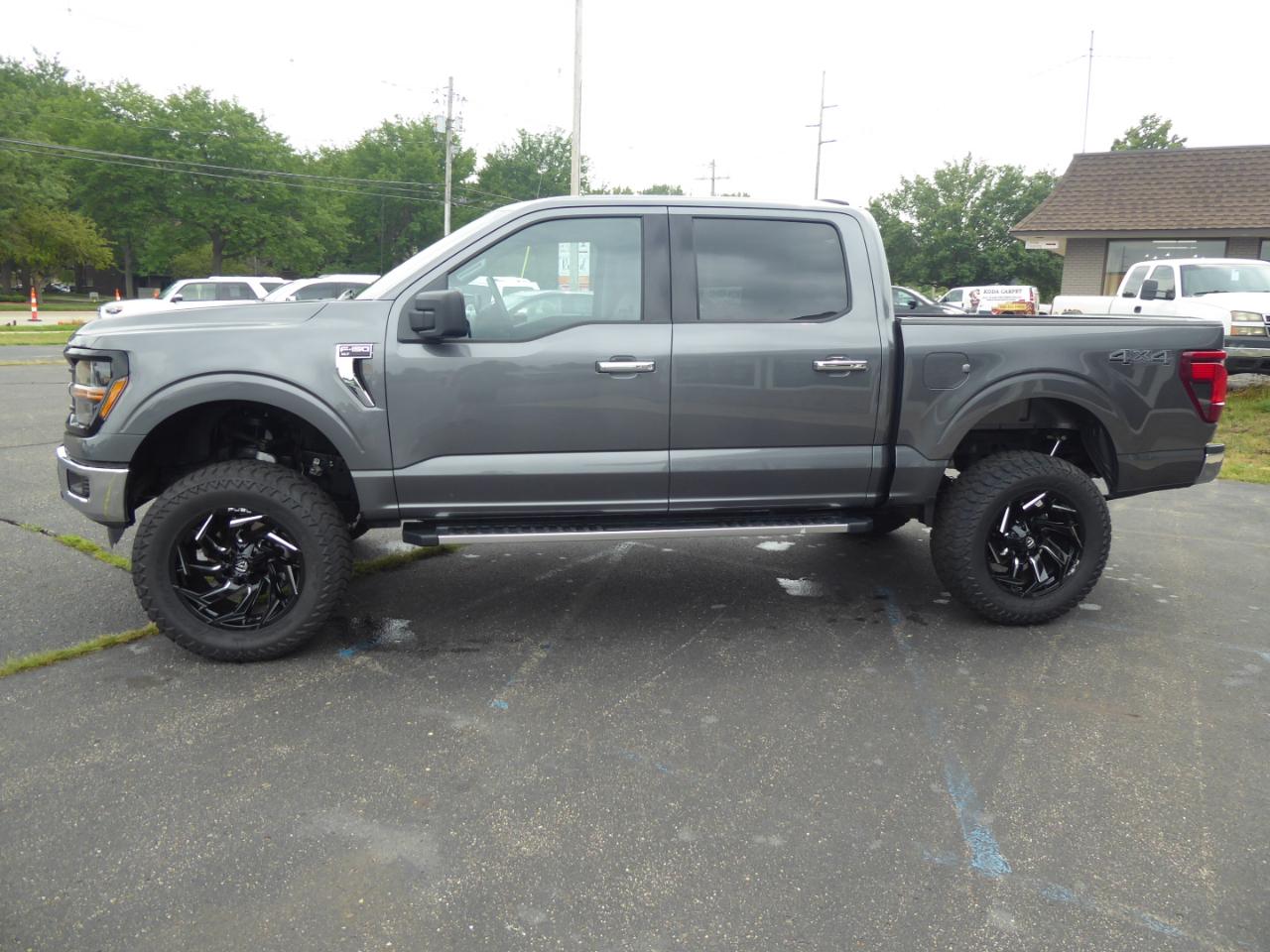 Ford F-150 XLT SuperCrew 4WD 2025