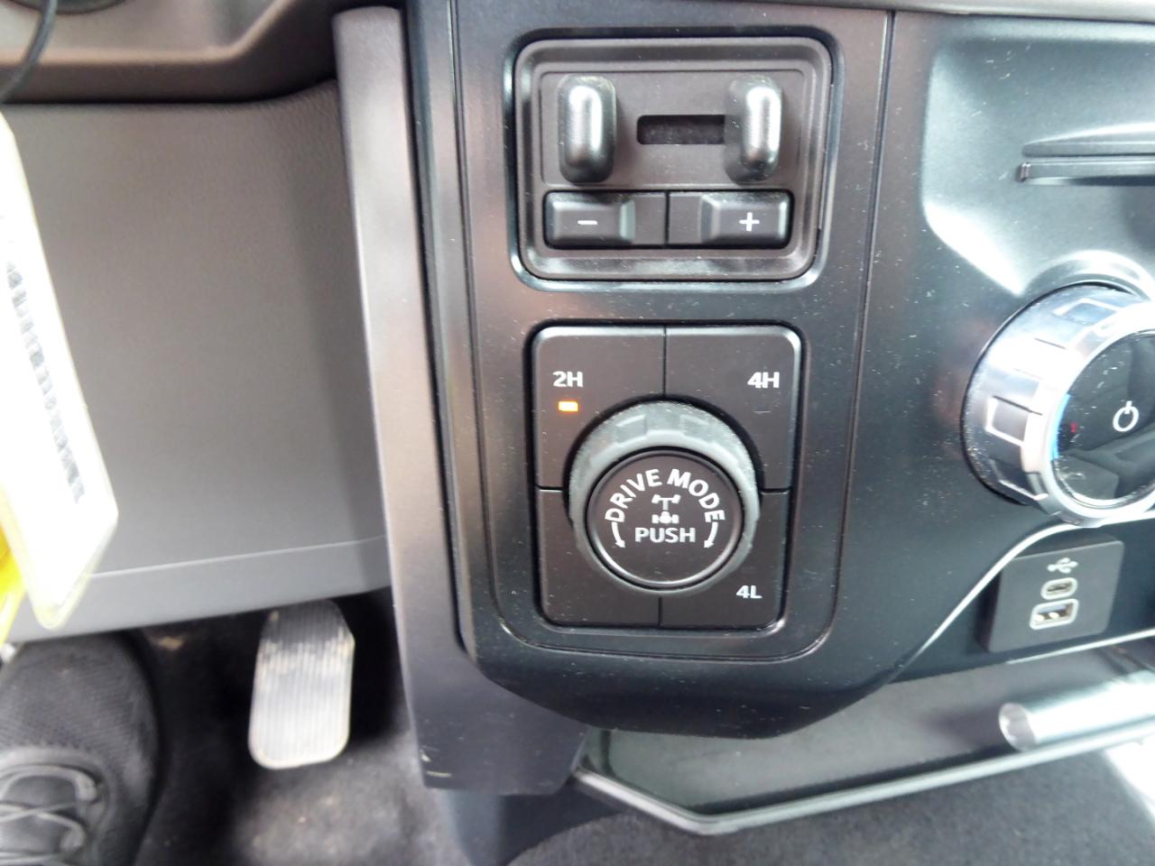 Ford F-150 XLT SuperCrew 4WD 2025