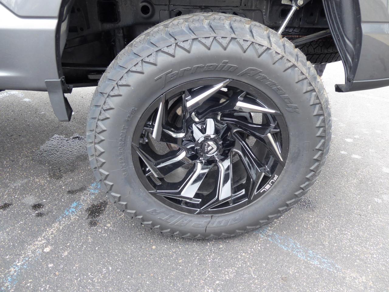 Ford F-150 XLT SuperCrew 4WD 2025