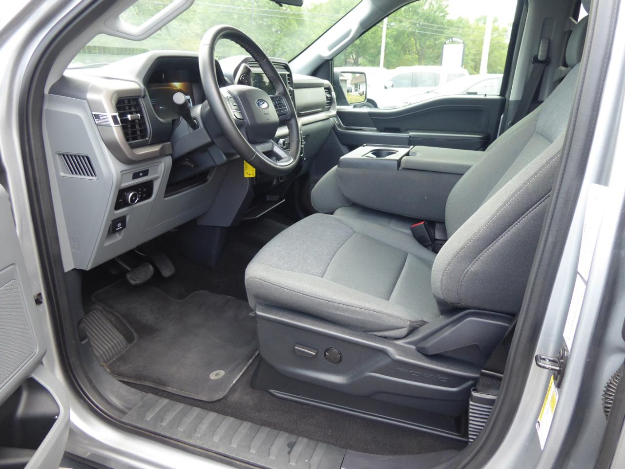 Ford F-150 XLT SuperCrew 4WD 2025