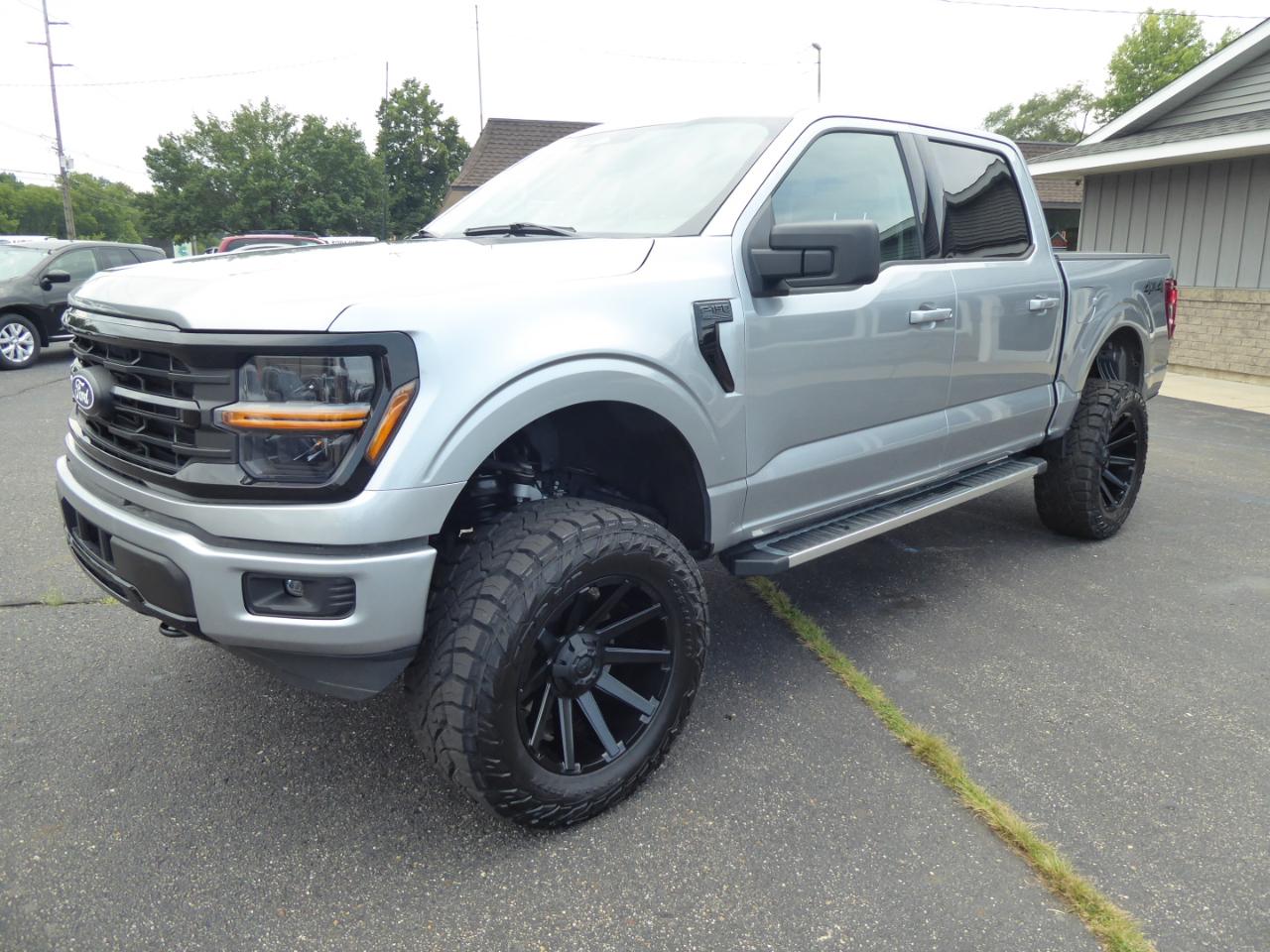Ford F-150 XLT SuperCrew 4WD 2025