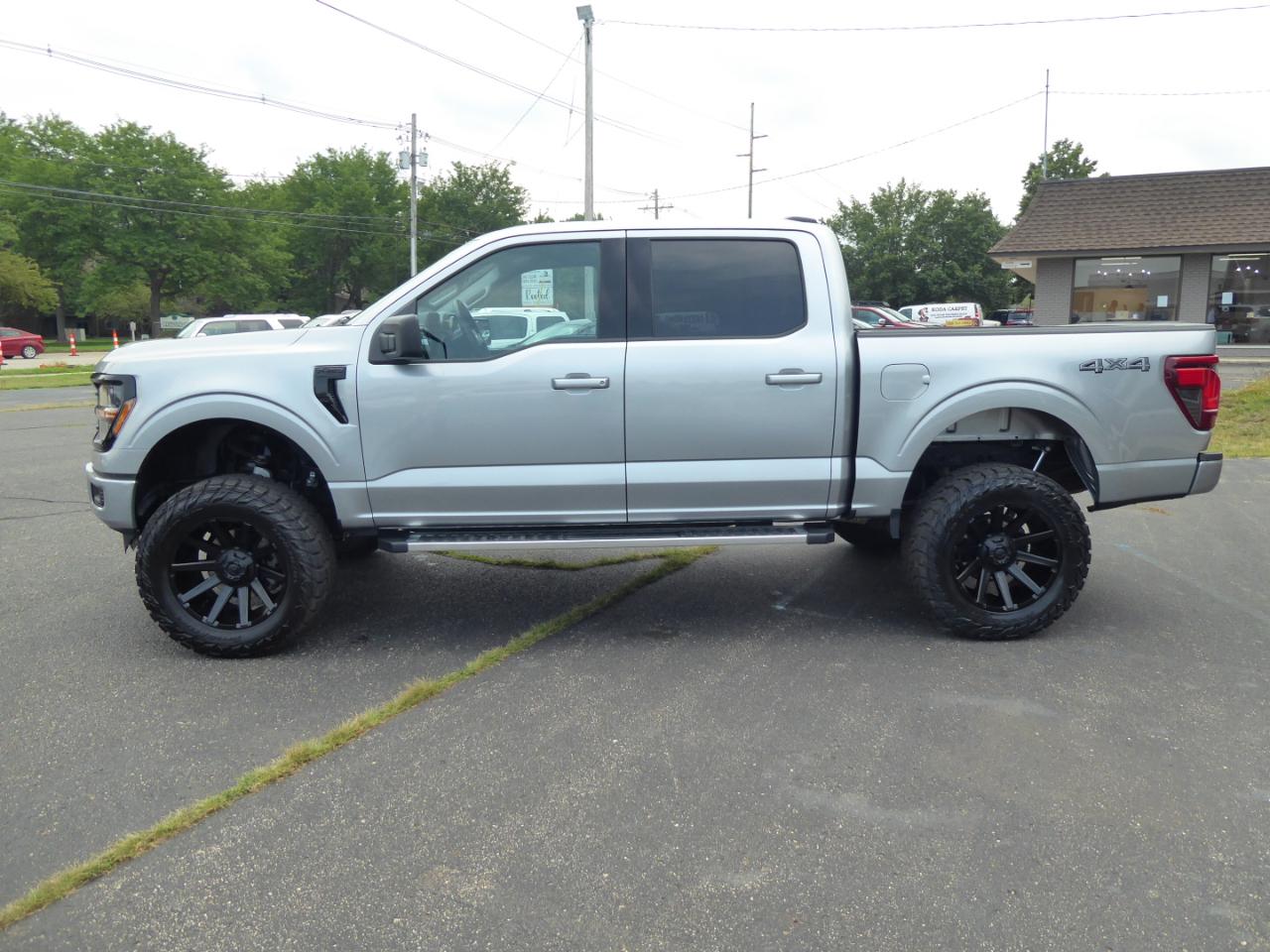Ford F-150 XLT SuperCrew 4WD 2025