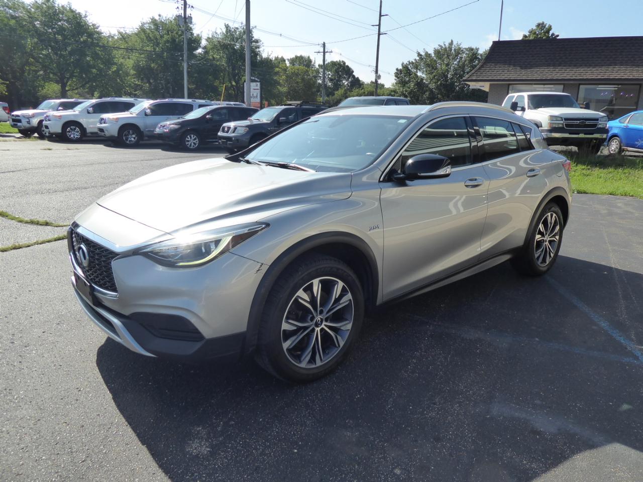 Infiniti QX30 Luxury AWD 2017
