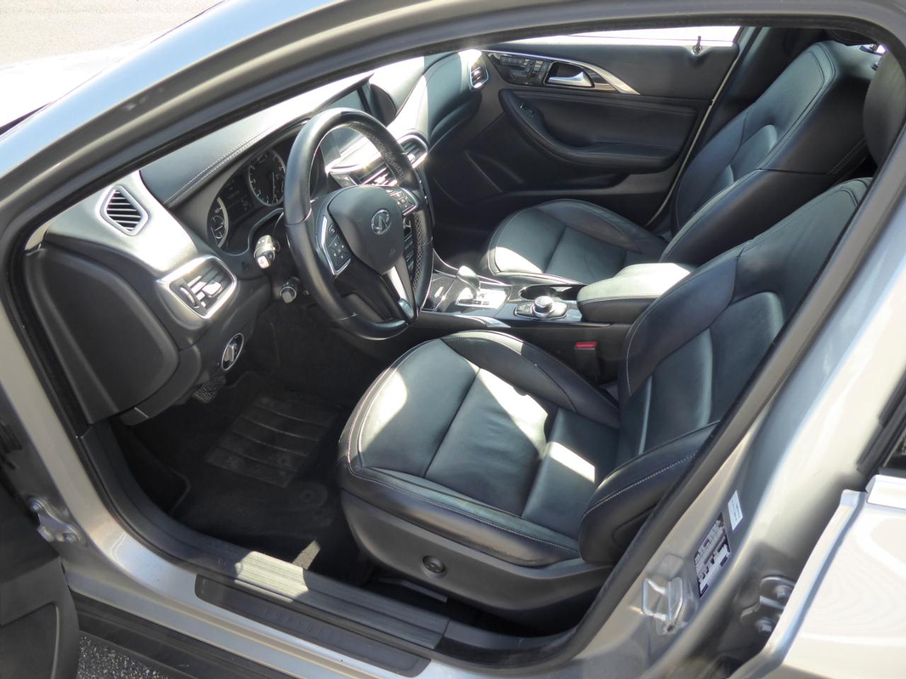 Infiniti QX30 Luxury AWD 2017